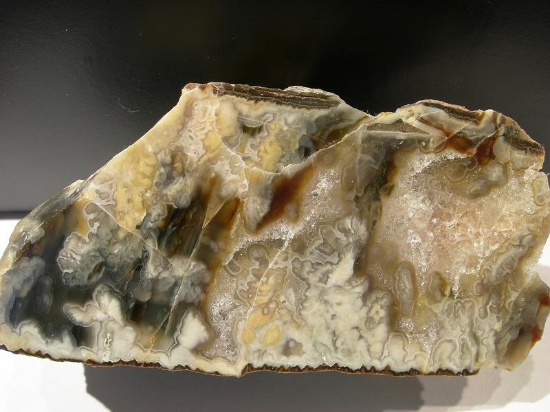 TahomaPlume1.JPG - Plumes in Tahome Agate and Crystal